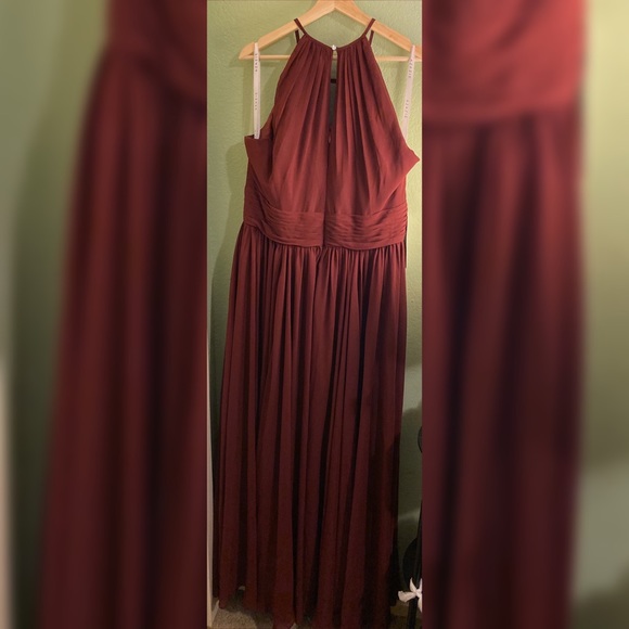 Cabernet Bridesmaids/Evening Gown - Picture 2 of 8